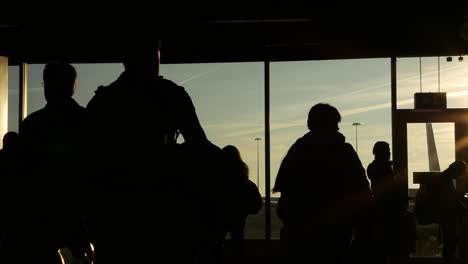 Silhouette-am-Flughafen