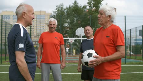 Football-Team-Captains-Shaking-Hands