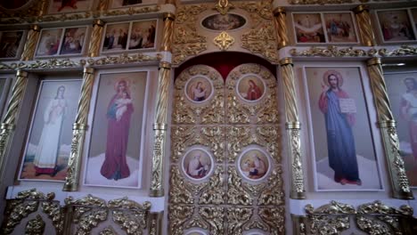 Russian-Orthodox-Church-interior