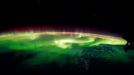 Erde-und-Aurora-Borealis-von-ISS.-Elemente-dieses-Video-von-der-NASA-eingerichtet.-8K-Zeitraffer