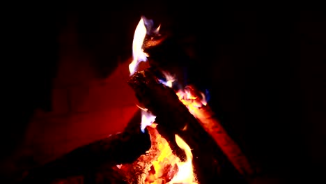 Feuer-im-Kamin