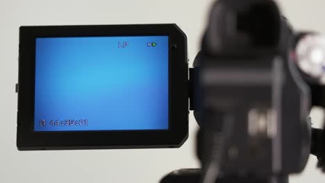Indikatoren-auf-LCD-Bildschirm-der-digitalen-Camcorder-beim-Mini-DV-Kassette-zurückspulen
