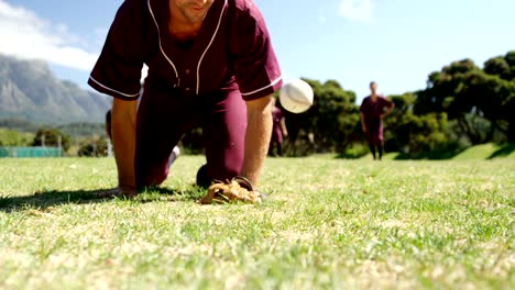 Jugadores-de-béisbol-durante-la-sesión-de-práctica