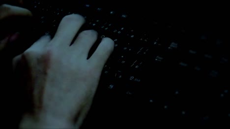 Hombre-escribiendo-en-el-teclado.-La-seguridad-cibernética/Cyber-ataque-imagen-de-vídeo