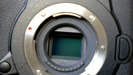 Image-stabilization-mechanism-on-the-sensor-of-mirrorless-digital-camera