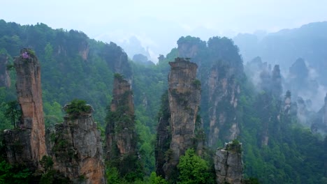 Montañas-Zhangjiajie,-China