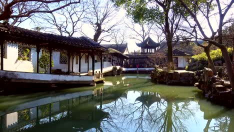 Pavillon-in-Humble-Administrator-Garten-in-Suzhou,-China