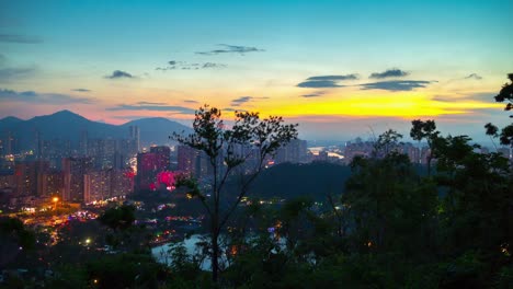 China-zhuhai-puesta-del-sol-famosa-montaña-Parque-superior-paisaje-panorama-4k-timelapse