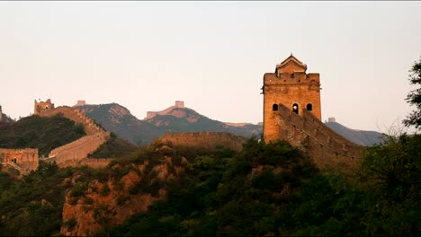 panning-left-shot-of-the-great-wall-of-china-at-sunset