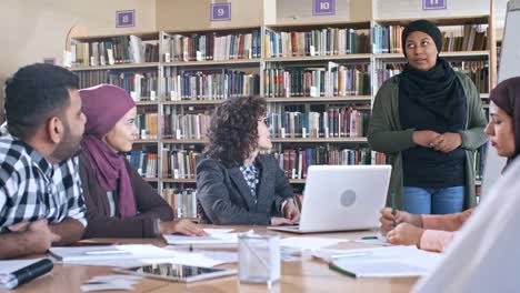 Black-Muslim-Woman-Talking-at-Lesson