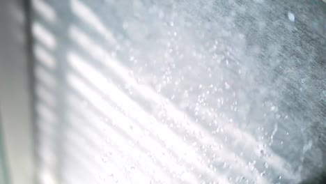 Splashing-water-drops-in-slow-motion-180fps