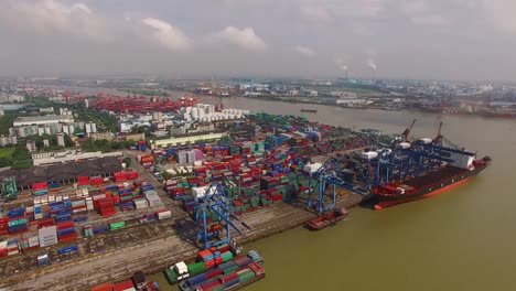 Shanghai-Container-Hafen