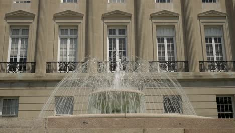 Slow-Motion-zur-Gründung-Schuss-von-Brunnen-in-Wilmington-Gerichtsgebäude