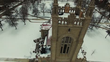 Iglesia-Catedral-en-invierno-nieve-aérea-Minnesota