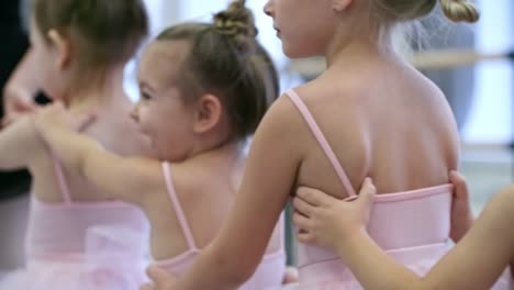 Pequeños-bailarines-de-Ballet-en-línea