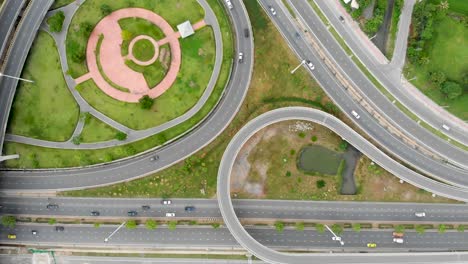 Luftaufnahme-des-Autobahnkreuz