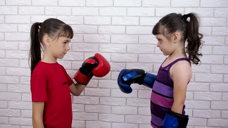 Children-boxers.