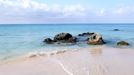 Weiche-Wellen-am-Strand-von-Elafonisi-am-Morgen