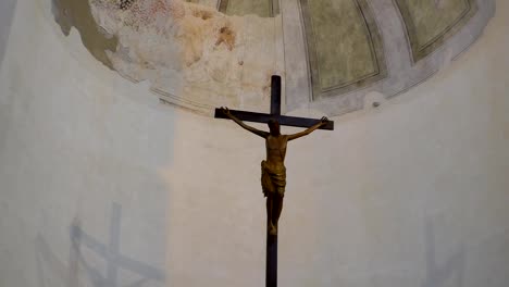 Kruzifix,-Jesus-Christus-am-Kreuz