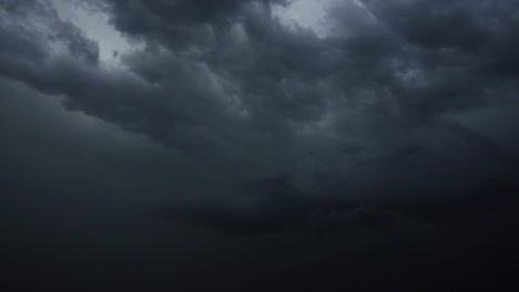 Lightning-and-storm-clouds-in-Slow-Motion,-sequence