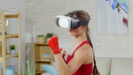 Boxerin-Ausbildung-in-VR-Schutzbrillen