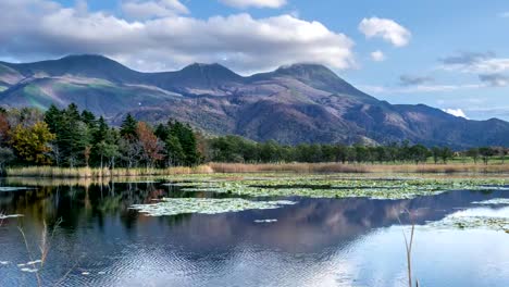 (4k-60fps)-Lago-de-Shiretoko,-Hokkaido,-Japón