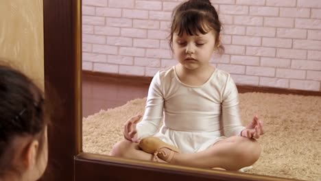 The-child-meditates.