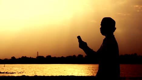 Close-up:-Muslim-men-are-praying-for-blessings-from-God