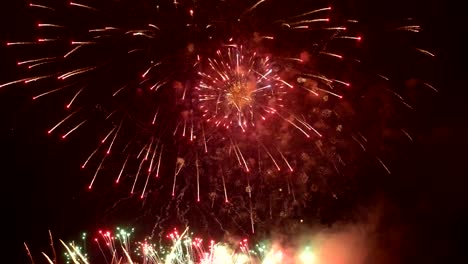 Fireworks-show-in-4K-slow-motion