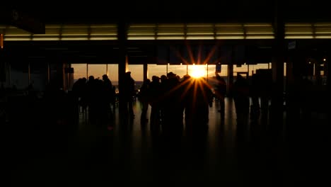 Silueta-en-el-aeropuerto