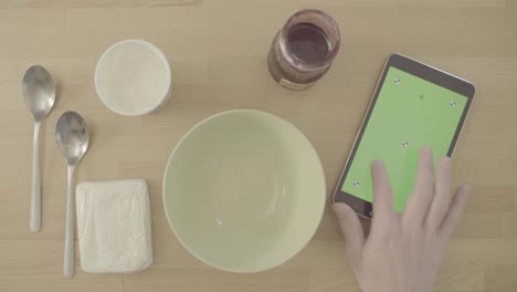 S-log.-Breakfast-and-chroma-key-tablet