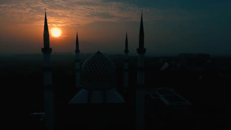 Sultan-Salahuddin-Abdul-Aziz-Mosque.