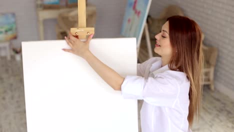 Portrait-of-a-girl-in-the-Studio-for-drawing.