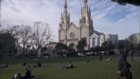 Parque-de-Washington-y-los-Santos-Pedro-y-Pablo-Iglesia-de-San-Francisco