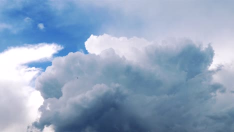 Vídeo-de-lapso-de-tiempo-de-cambiar-cloudscape-en-4K