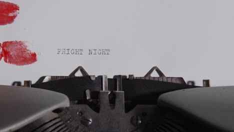 Fright-Night-tippte-auf-Papier-mit-blutige-Fingerabdrücke-befleckt