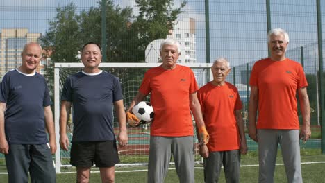 Porträt-von-fünf-Senior-Football-Spieler