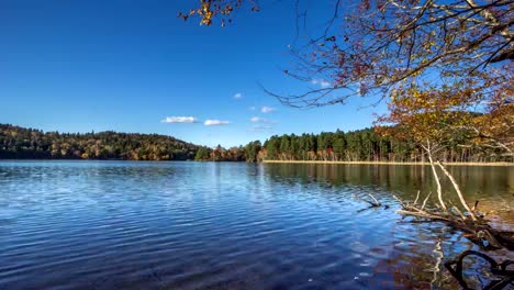 Lago-Onneto,-el-Parque-Nacional-Akan,-Hokkaido,-Japón.