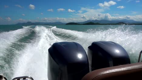 Slow-Motion-Sea-waves-caused-by-speedboats