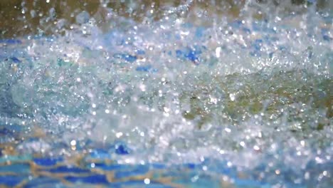 Splashing-water-drops-in-slow-motion-180fps