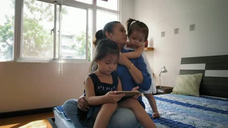 Mother-and-Her-Little-Daughters