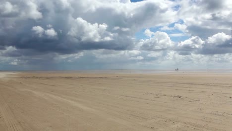 On-the-amazing-Sonderstrand-beach-on-the-Romo-peninsula,-Jutland,-Denmark