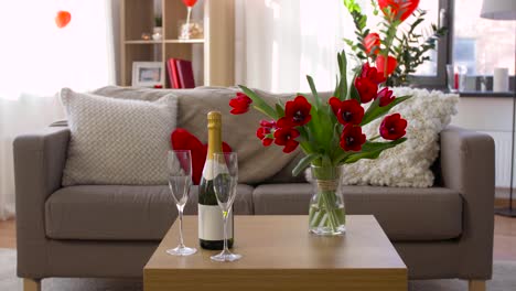 champagne,-glasses-and-flowers-at-valentines-day