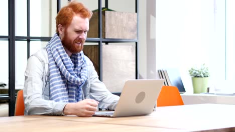 Angry-Frustrated-Beard-Man-Working-on-Laptop