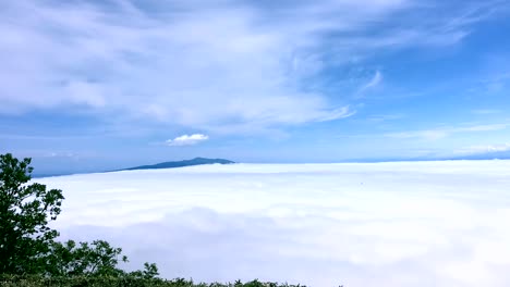 A-Sea-of-Clouds-of-Tsubetsu