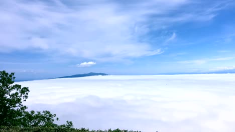 Un-mar-de-nubes-de-Tsubetsu