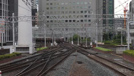 Time-lapse-of-busy-train-station,4k-2018