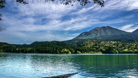 Lake-Onneto,-Akan-Nationalpark,-Hokkaido,-Japan.