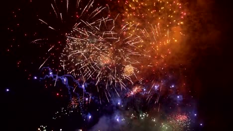 Fireworks-show-in-4K-slow-motion