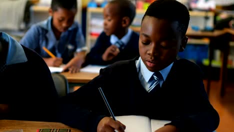 Schoolkid-studying-in-the-classroom-4k